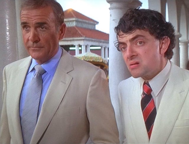 #wwds

Wie kann es bitte sein das keiner wusste das Antwort 
a) Rowan Atkinson

Richtig ist????

Mr. Bean in "Sag niemals nie"