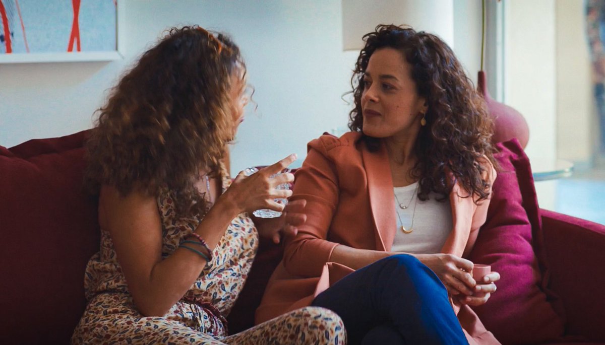 No terceiro capítulo de “Vale Tudo”o público acompanhou a primeira aparição de Laís e Cecília, que formam o casal lésbico da história.