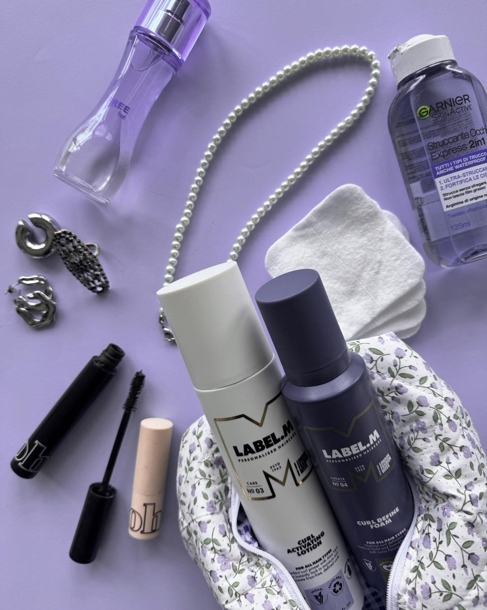 pierpaolohw's tweet image. Qualunque sia il tuo piano per le prossime settimane, una cosa è certa: in ogni kit da viaggio, c’è sempre spazio per LABEL.M!
Quale prodotto non può mancare nel tuo beauty per capelli perfetti anche lontano da casa?
#LABELM #SpringHoliday #BeautyEssential #Haircare