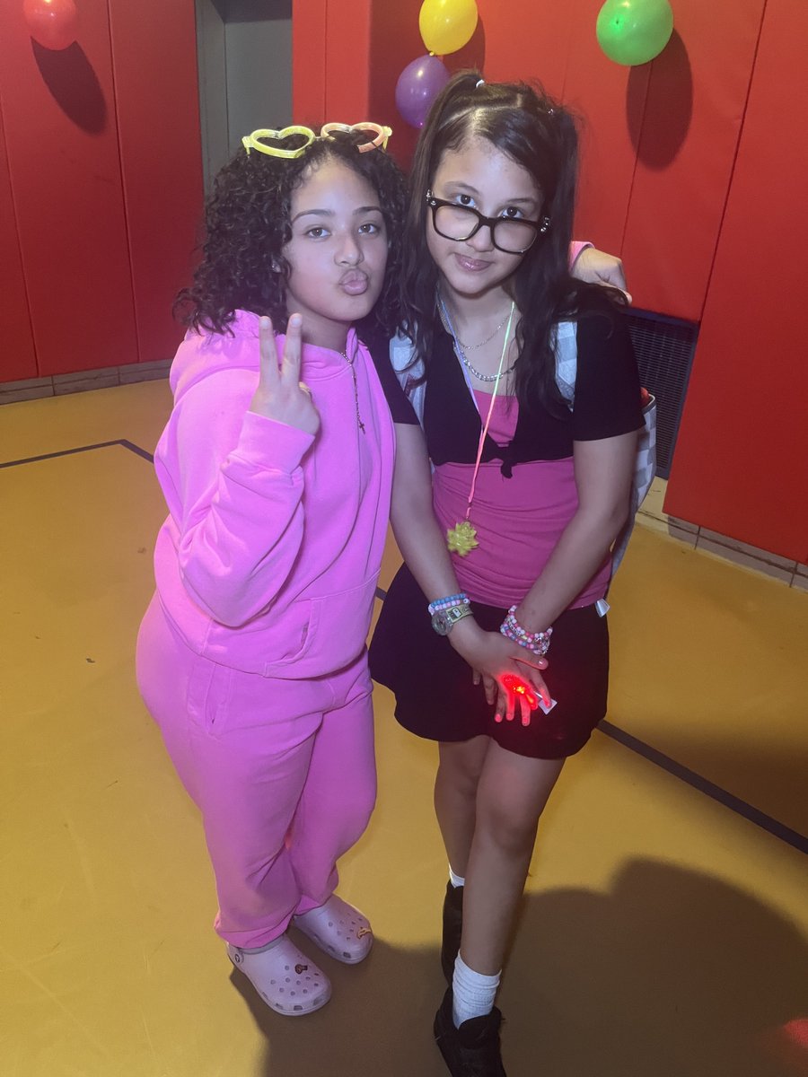 equalitycs's tweet image. ✨Glow sticks, good vibes, and the best students at our middle school glow party! ✨💡💫🖤
.
.
#EmpoweringBronxYouth #EducationInBronx #BronxCharterSchool #BronxAcademy #InnovateBronxEducation #BronxStudentsFirst #CharterSchoolPride #BronxLearningHub #AcademicExcellenceBronx