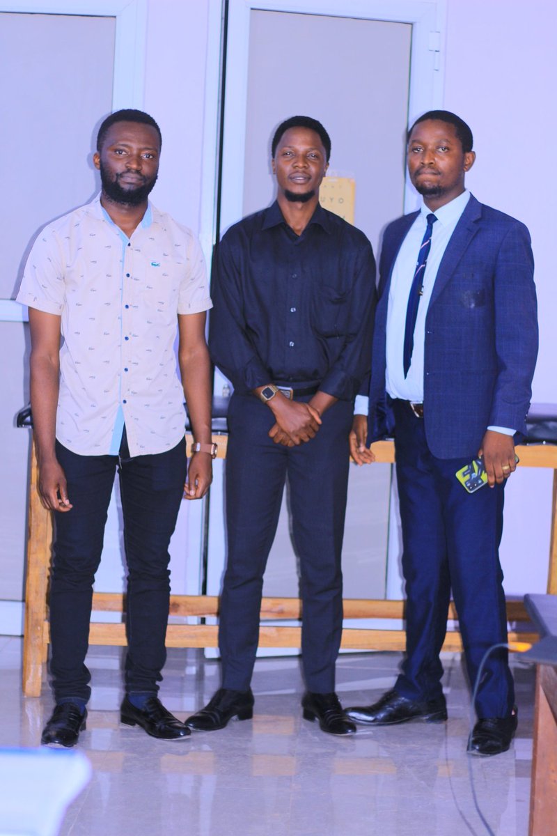 smartvisionrdc's tweet image. 🤝 Signature officielle du partenariat entre Smart Vision Academy et @SPOOA_PM_AFRICA!  
Unis pour renforcer les compétences médicales locales à Kalemie et au-delà.  
L&apos;avenir des soins de santé commence ici.  
#Partenariat #FormationMédicale #Kalemie #SPOOA #SmartVisionAcademy