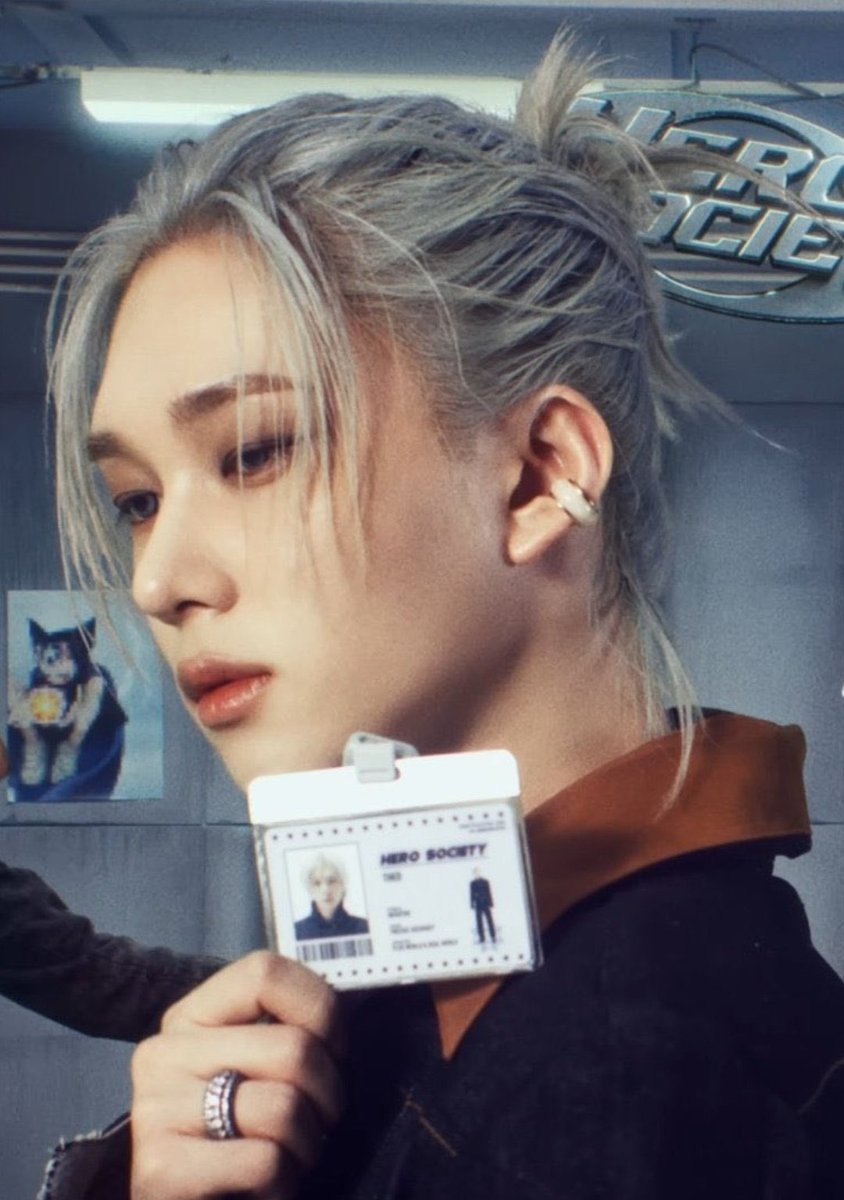 socialpath_mp3's tweet photo. he’s so hot that’s all i will say for now https://t.co/IHeHySkd1s
