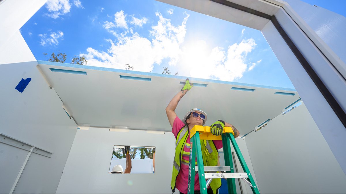 Innovation can break the cycle of ineffective homelessness solutions. This is why the <a href="/PalletShelter/">Pallet</a> team is continuously refining and adapting our designs and approach to meet real-world challenges.
Read more: palletshelter.com/blog/breaking-…