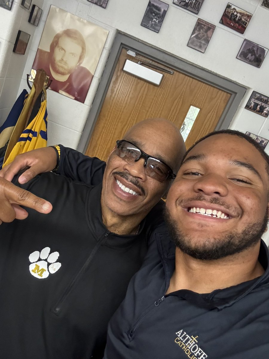 JasonDo52403398's tweet image. LOU➡️ZOU @DLineGURU @CoachLoop