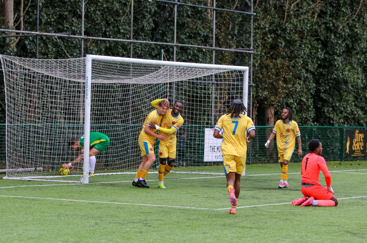 Talk about bouncing back. <a href="/official_scrfc/">Sutton Common Rovers</a> putting in a fine performance, away, against Rayners Lane FC (21 April 2025)

flic.kr/s/aHBqjCa4UG

<a href="/NewsSutton/">Sutton and Merton News</a> 
<a href="/NonLeagueCrowd/">Non League Crowds</a> 
<a href="/Love_non_league/">LOVE NON-LEAGUE</a> 
@surreyhire