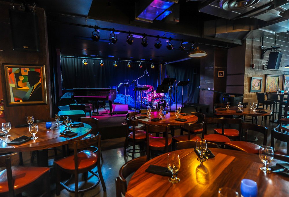 tolumide's tweet image. Baltimore! 🎶 I’m live TONIGHT — Tues, Apr 22 @ 7PM at Keystone Korner (Inner Harbor) 💃🏾✨
Afropop + Gospel + Soul + Good food = A whole vibe! 🥰
DM me for tix discount 🎟️
🎤 tolumidemusic.com
Let’s groove!
#BaltimoreEvents #LiveMusic #TolumiDE #SuyaSoul #AfropopVibes