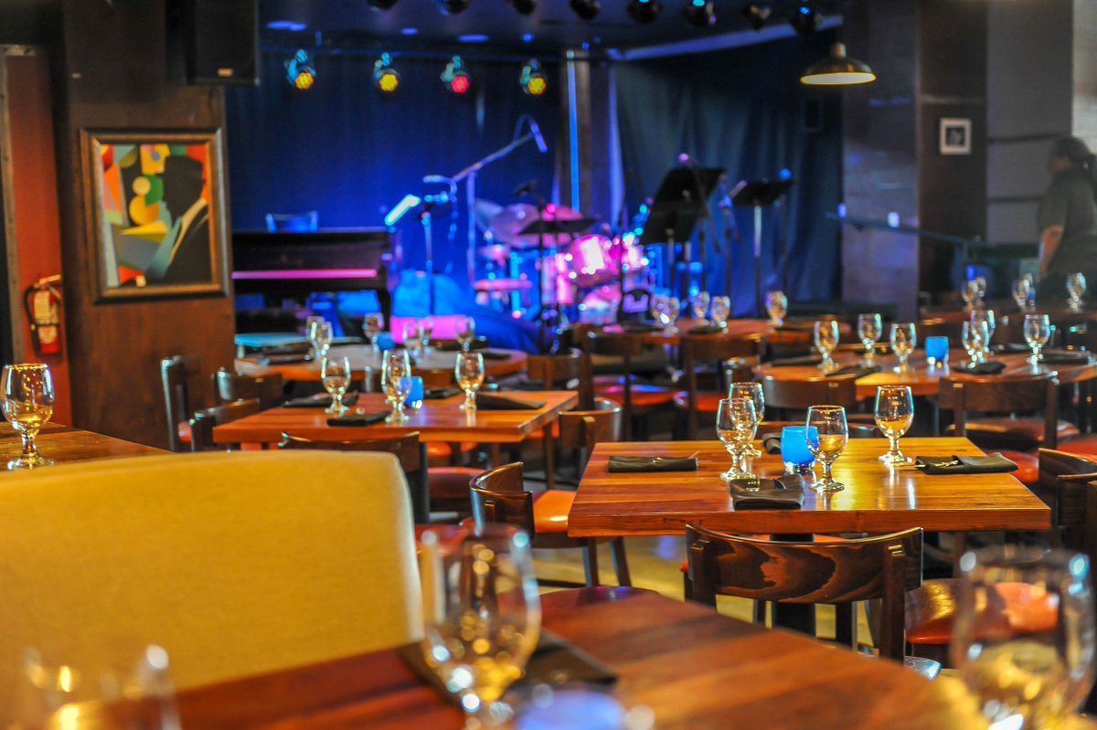 tolumide's tweet image. Baltimore! 🎶 I’m live TONIGHT — Tues, Apr 22 @ 7PM at Keystone Korner (Inner Harbor) 💃🏾✨
Afropop + Gospel + Soul + Good food = A whole vibe! 🥰
DM me for tix discount 🎟️
🎤 tolumidemusic.com
Let’s groove!
#BaltimoreEvents #LiveMusic #TolumiDE #SuyaSoul #AfropopVibes
