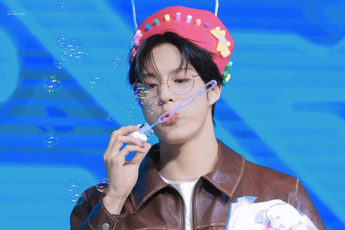 𝐖𝐢𝐥𝐝𝐟𝐢𝐫𝐞. tweet media