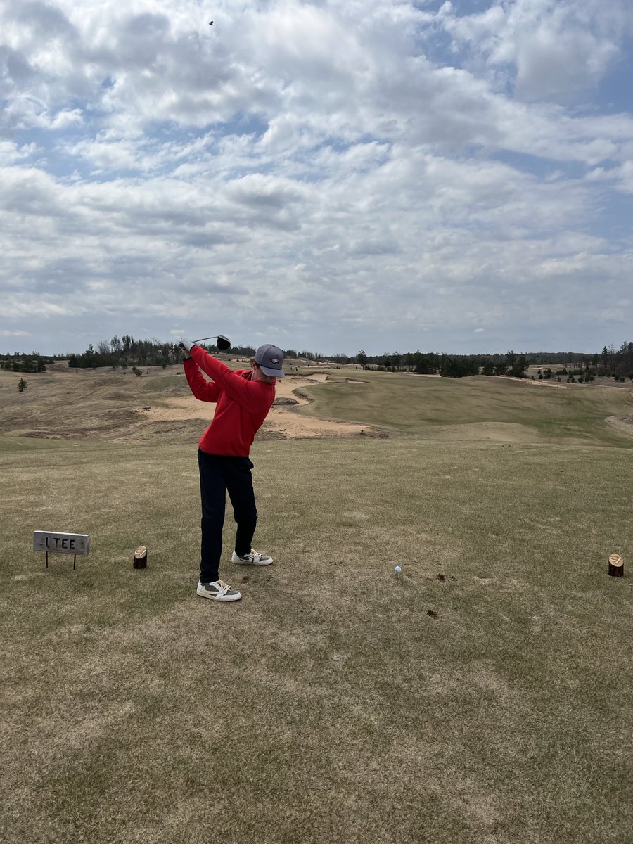 And we are underway at Sand Valley! It’s going to be a great day! Go Eagles! 🦅 ⛳️🏌