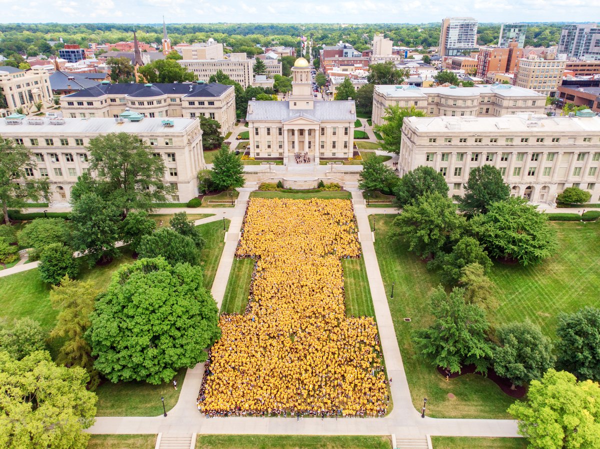 Happy 🌍💚 Day from the University of Iowa Department of Anesthesia! 

Today is the perfect day to step outside, and admire the beauty of our planet.🌱

Let's honor the Earth and commit to its care.✨ Together, we can make a difference, one step at a time. #EarthDay