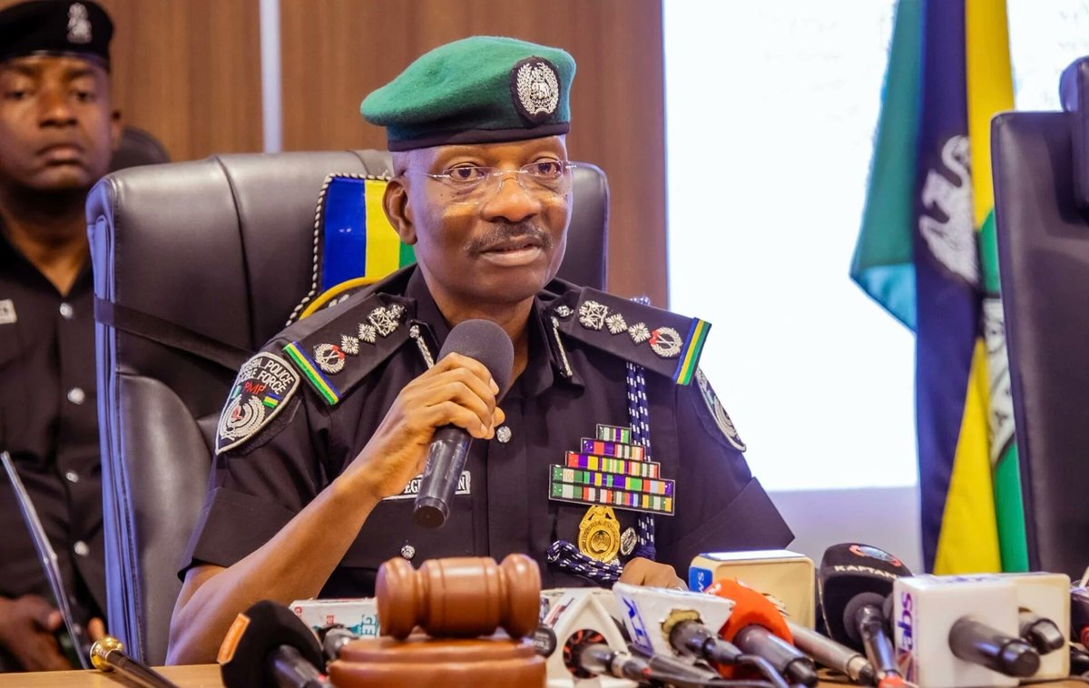 thecableng's tweet image. Egbetokun orders withdrawal of mobile police officers from VIPs nationwide | TheCable thecable.ng/egbetokun-orde…