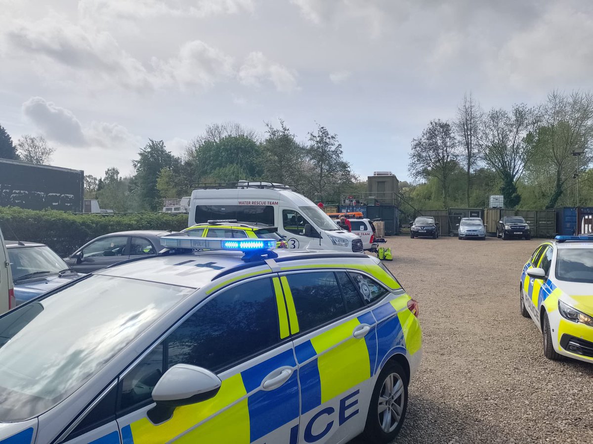 herts boat rescue tweet media