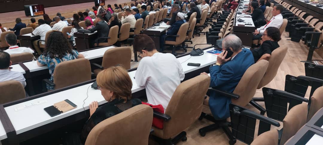 🇨🇺 Este martes participamos en el panel de alto nivel "Cobertura sanitaria universal: contribución desde el enfoque de Una Sola #Salud".
Compartimos ideas sobre la importancia de trabajar con una mirada integradora y armonizada para mejorar la gestión sanitaria a nivel mundial.