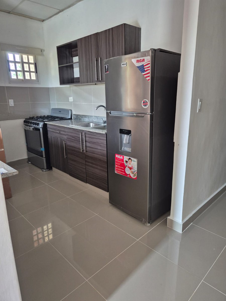 Chitreanos's tweet image. Se alquila casa en Reserva de Azuero en La Villa de LS
Casa de 3 cuartos, 2 baños, estacionamiento techado, lugar agradable y tranquilo.
Amoblada con aire acondicionado, estufa, refrigeradora, camas, etc.
Para mayor info pueden llamar o escribir al 6548-6360
$400 al mes