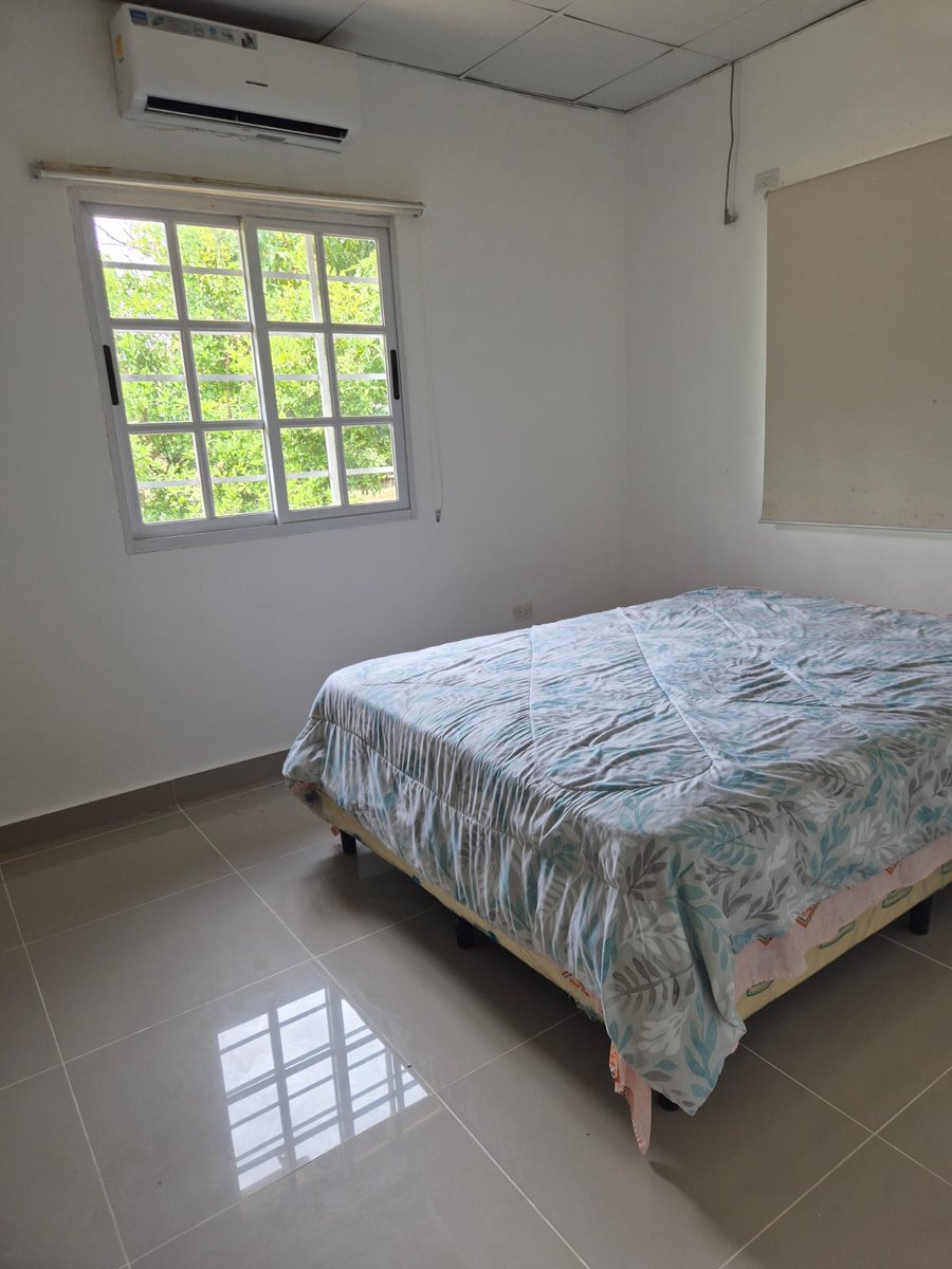 Chitreanos's tweet image. Se alquila casa en Reserva de Azuero en La Villa de LS
Casa de 3 cuartos, 2 baños, estacionamiento techado, lugar agradable y tranquilo.
Amoblada con aire acondicionado, estufa, refrigeradora, camas, etc.
Para mayor info pueden llamar o escribir al 6548-6360
$400 al mes