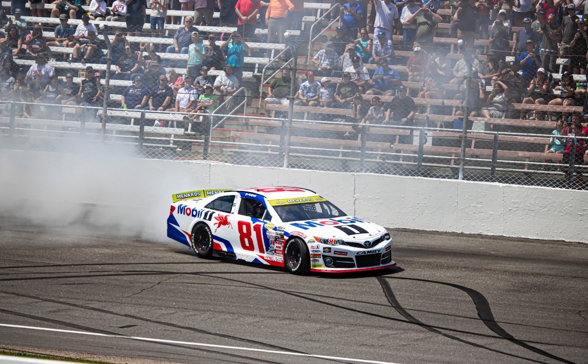 MtrsprtsToday's tweet image. The best flicks from the return of @ARCA_Racing to “The Rock!”

📸 @DesignsFrg 

#ARCA | #Racing | #Rockingham