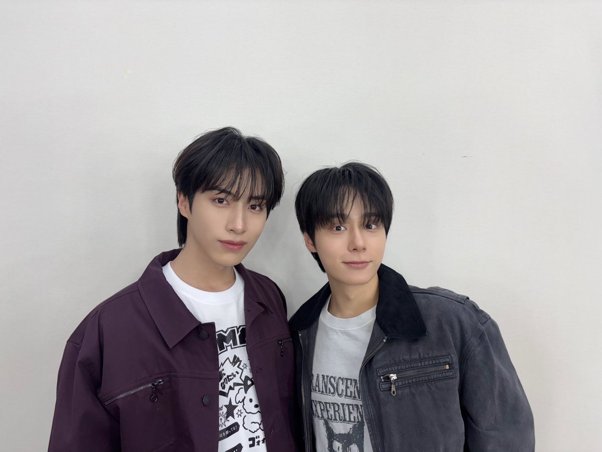 [#환웅 #시온]

잠시 후 EBS 경청 유튜브 채널과 
EBS 반디 앱에서 생방송으로 진행되는
‘청소년소통프로젝트 경청’

🐯웅숀디🐶와 보내는 화요일
오늘도 놓치지 말고 함께해요💕

🎧 youtube.com/live/C2u8pXISn…

#원어스 #ONEUS #경청
#HWANWOONG #XION