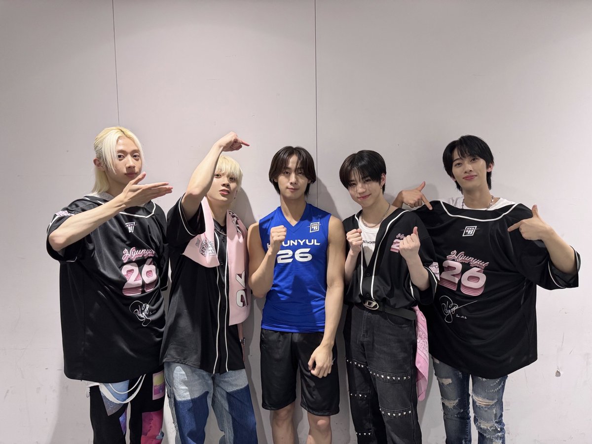 HFU_official's tweet photo. [📸]TBS「最強スポーツ男子頂上決戦2025春」

無事に公開収録終わりました!! 応援してくれたRaSiDoの皆さんありがとうございました✨

ぜひ、放送をお楽しみください😉

📺放送日程：5/2(金) よる6:30~
※一部地域はよる7:00~

🔗詳細はこちら
https://t.co/7rIzZGbFkq

#スポ男 #HiFiUnicorn #HYUNYUL https://t.co/YyjywznLpK