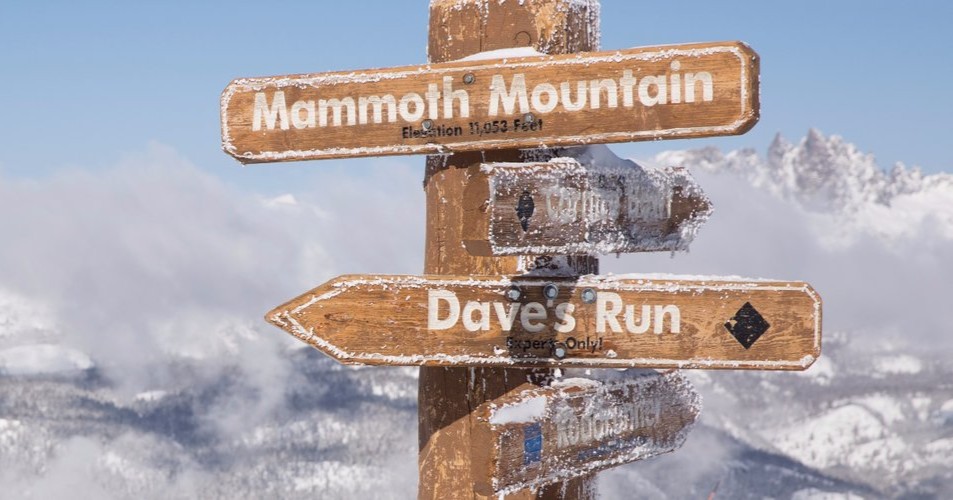 cahighsierra's tweet image. Famous for epic #powder &amp;amp; amazing summers, #MammothLakes is worthy of a visit in every season. The first landmark that comes to mind is the #Minarets. But for #MammothLakes, one landmark that rarely gets kudos is the Summit Sign at Mammoth Mountain. 

👇 californiahighsierra.com/trips/underrat…