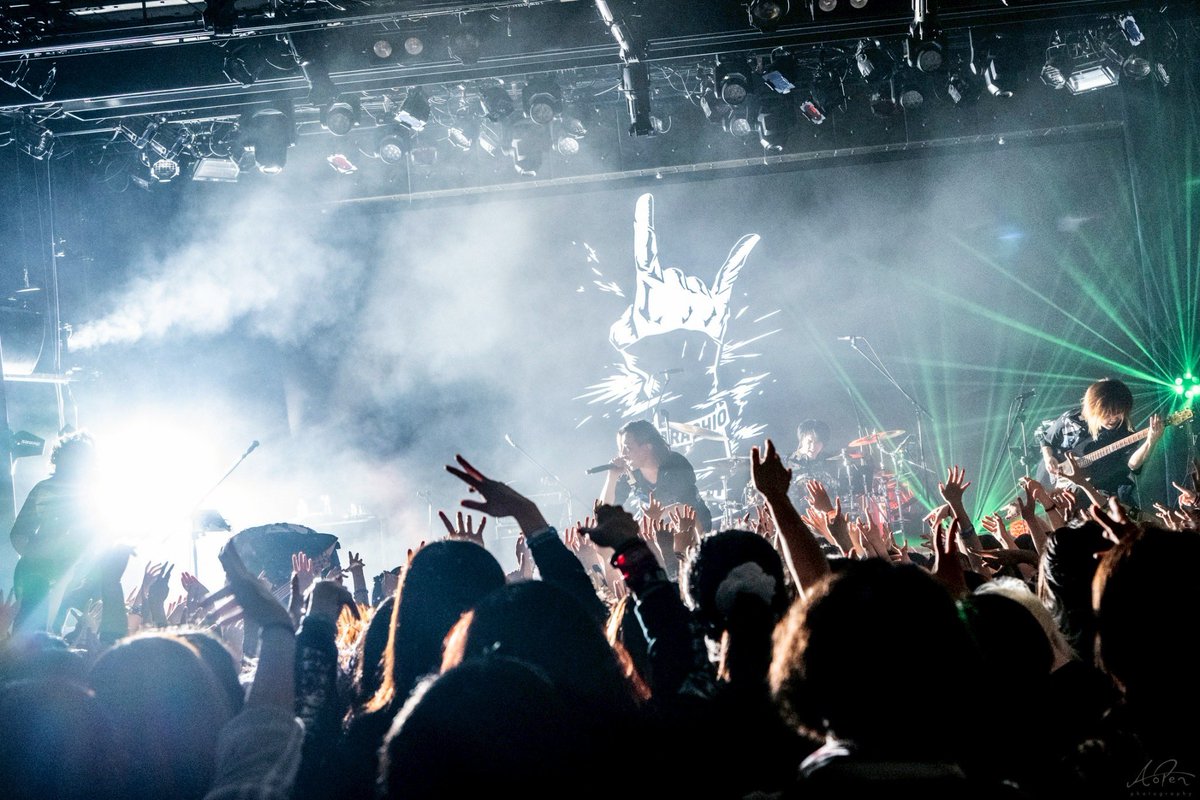 「臨時。」ワンマンお疲れっした。
これからの事はステージで証明しないとな。
8月11日空けといてくれ。