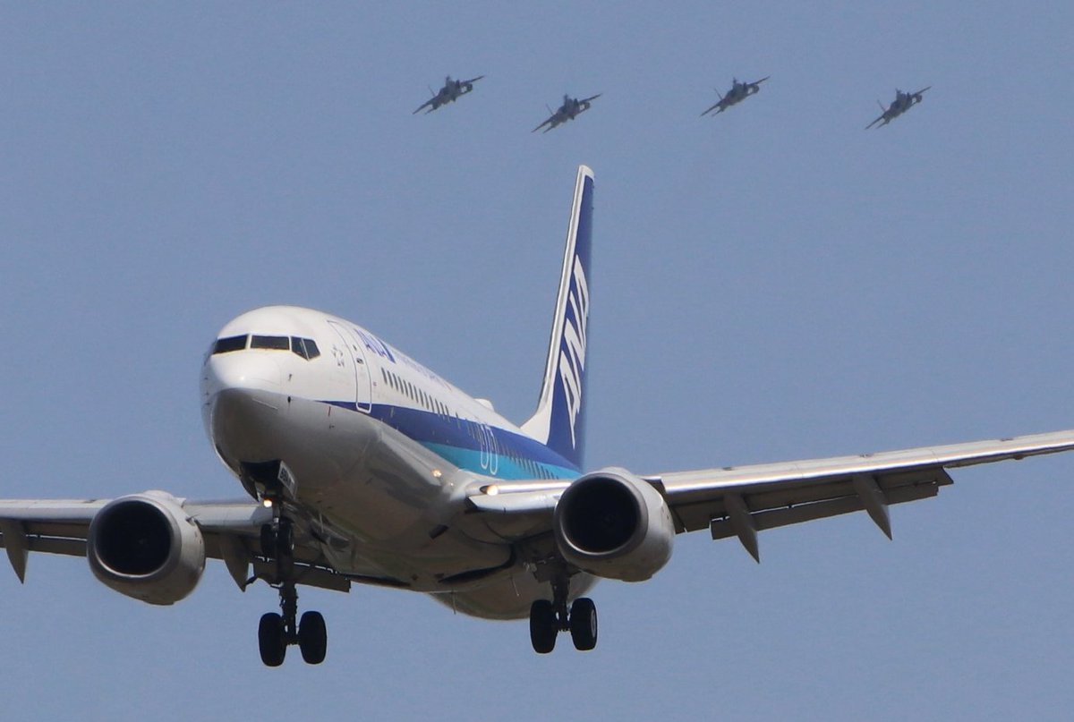 本日の小松
B738とF-15のエシュロン