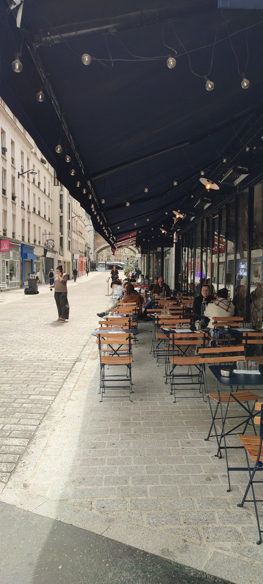 Riverains Messageries (@rivmessageries) on Twitter photo Rue Traversière Paris 12 future rue de la soif ...Pourriez vous, un jour, créer une rue piétonne sans qu'elle soit destinée à l'extension des terrasses ? <a href="/Mairie12Paris/">Mairie du 12e</a>. Solidarité avec les riverains. Rue Traversière Paris 12 future rue de la soif ...Pourriez vous, un jour, créer une rue piétonne sans qu'elle soit destinée à l'extension des terrasses ? <a href="/Mairie12Paris/">Mairie du 12e</a>. Solidarité avec les riverains.