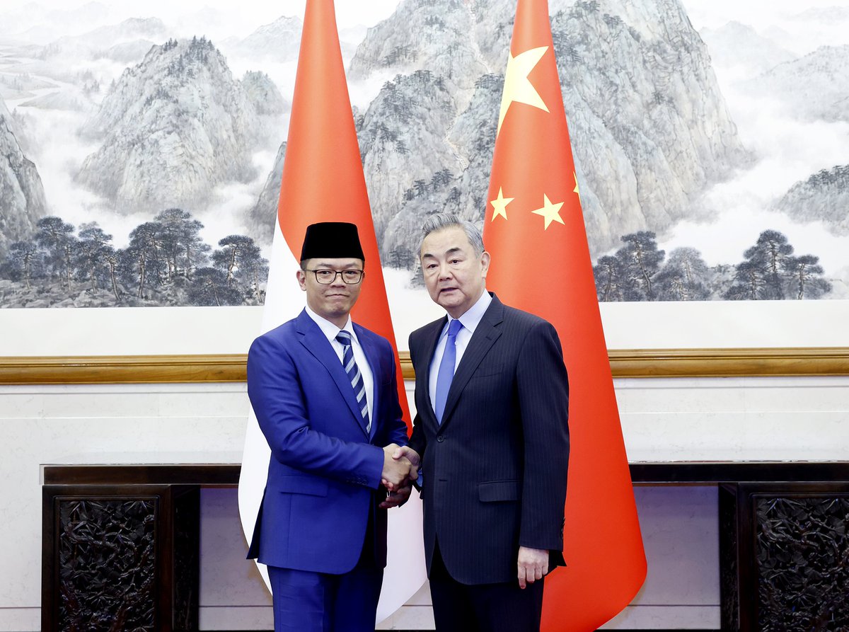 Chinese FM Wang Yi held talks with his Indonesian counterpart Sugiono in Beijing.

China has always regarded Indonesia as a companion in development and a good partner in cooperation. This year marks the 80th anniversary of the founding of the UN and the 70th anniversary of the
