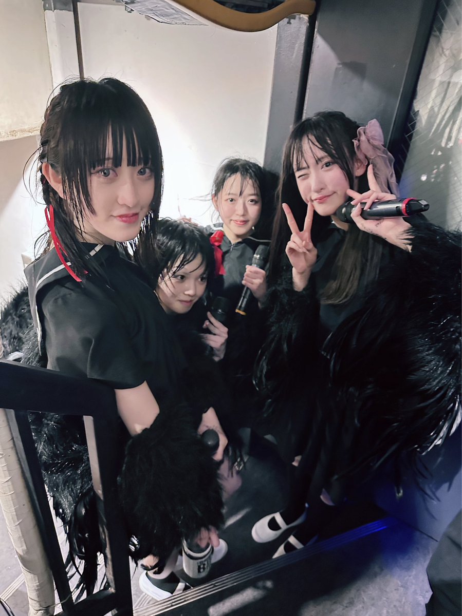 載せるタイミングを逃したので0420アンコール直前の4人を上げておきます