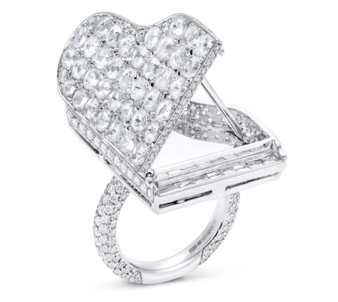 tracey_my_wong's tweet image. Music can be a fingerprint for designing jewellery

The rhythm of a grand piano can influence the curves of a dazzling ring.

Melodies hum through the creative process.

What else has it quietly composed in your world?

#LuxuryJewelry #InvisibleInspiration #MusicInDesign