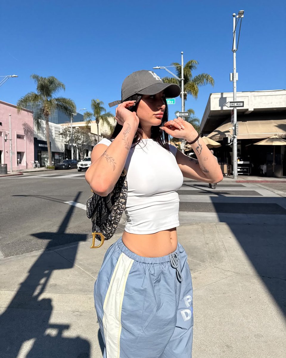 DylanLabrum's tweet image. thirsty!!