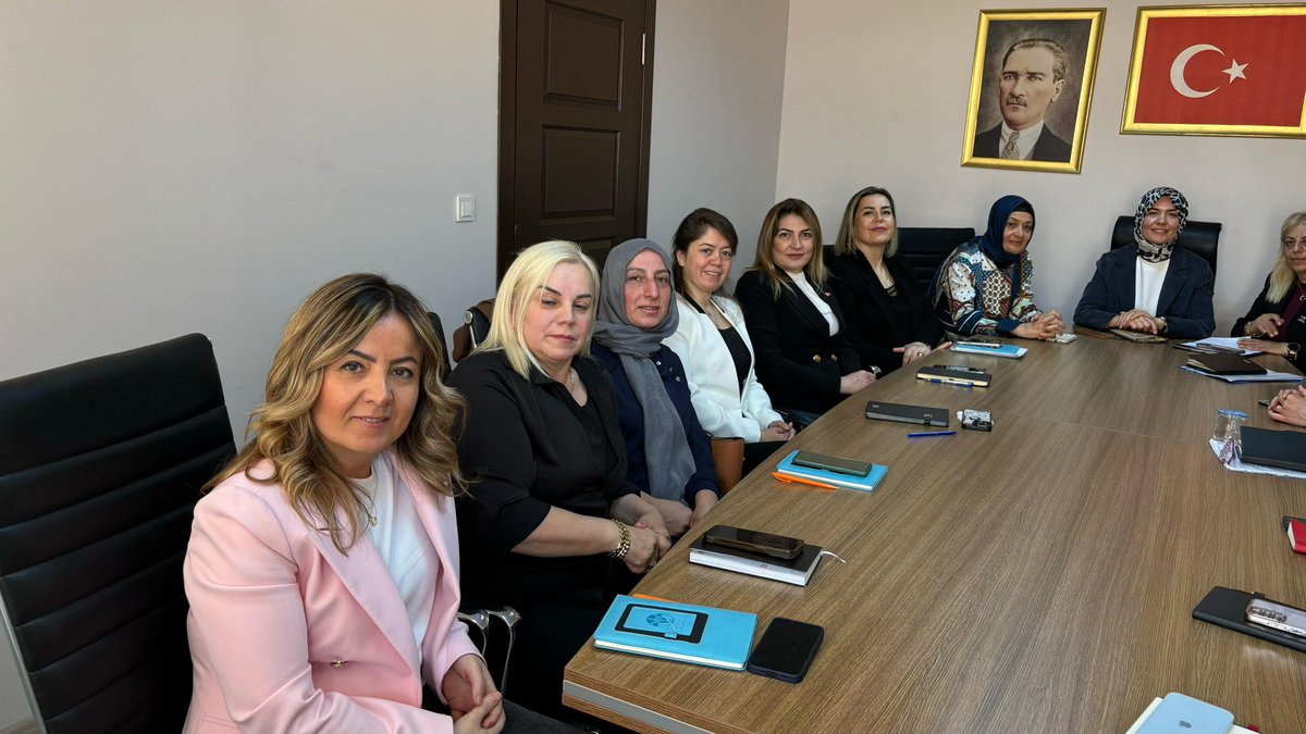 akkadinankara's tweet photo. Başkanımız @akgul_aysel başkanlığında haftalık olağan Yürütme Kurulu Toplantımızı gerçekleştirdik. https://t.co/ucTQhQYGRM