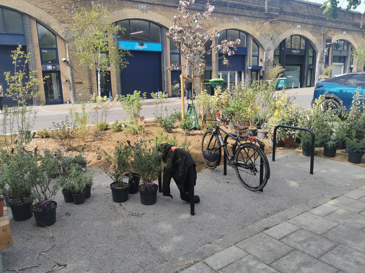 djjmilner's tweet photo. Asphalt reclaimed for nature and people near the @createstreets office in Lambeth https://t.co/RlwfFO6jTS