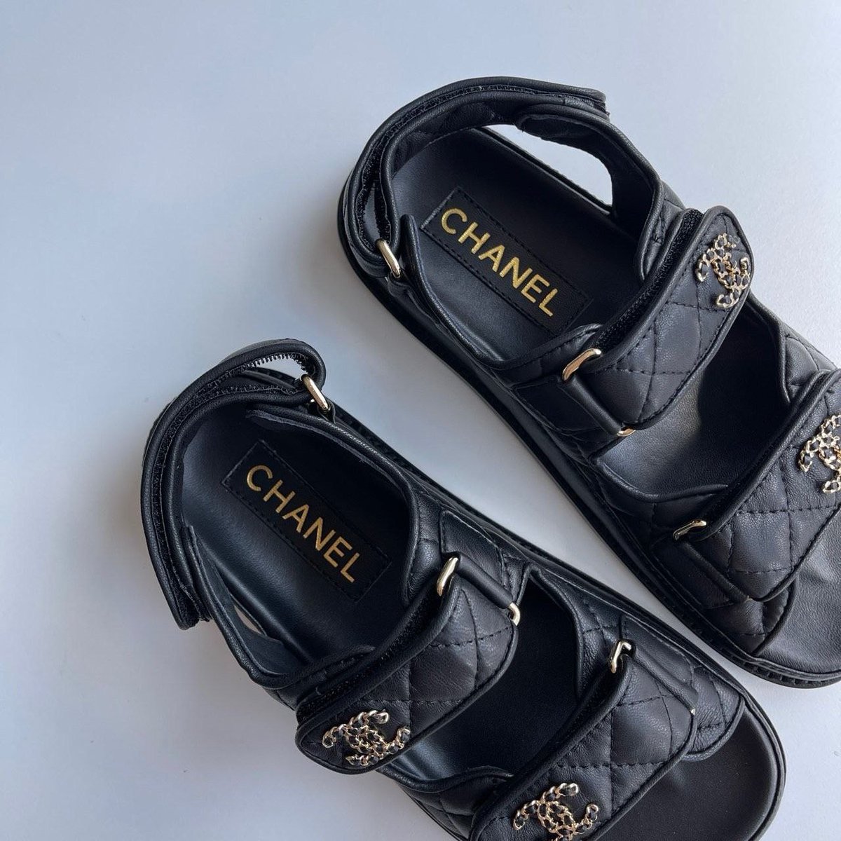 지금 할인✨️ 이벤트하고있어요
네이버카페 ☕️ 보면 더많은 아이들 볼수있어요~
판매가에 10%~50% 까지🧨 할인🧨
중이에요.

자세한문의는 
카카오톡 아이디 : trstyle
텔레그램 아이디: trstyle7

네이버카페바로가기
naver.me/xhz1gg1R

#디올여성백 #명품가방 #레플