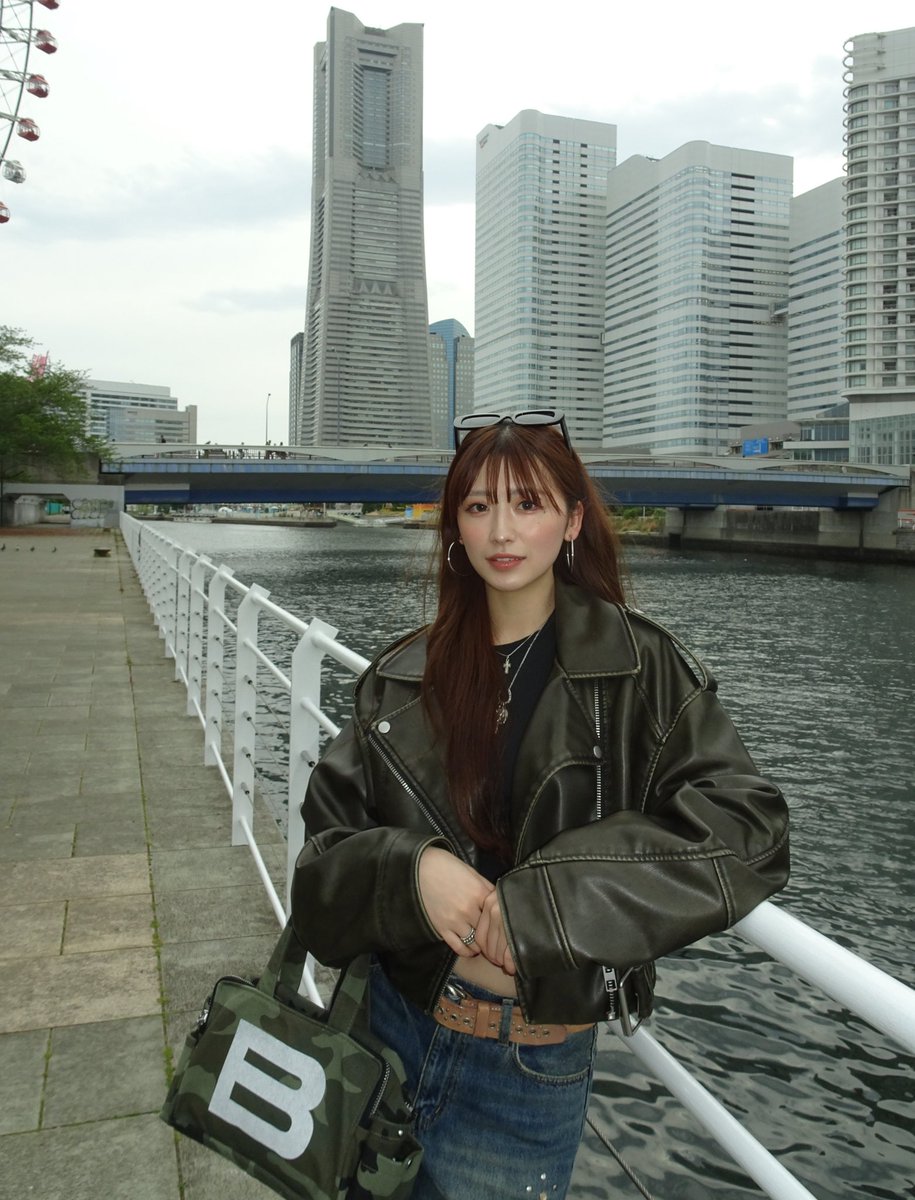 久しぶりにインスタとtiktokあげたよ🤍
ちなみに20歳の頃からキャデラックのデビルに乗るのが夢❤️‍🔥 
まあ免許持ってないけど😮‍💨
instagram.com/share/BAHpSatg…