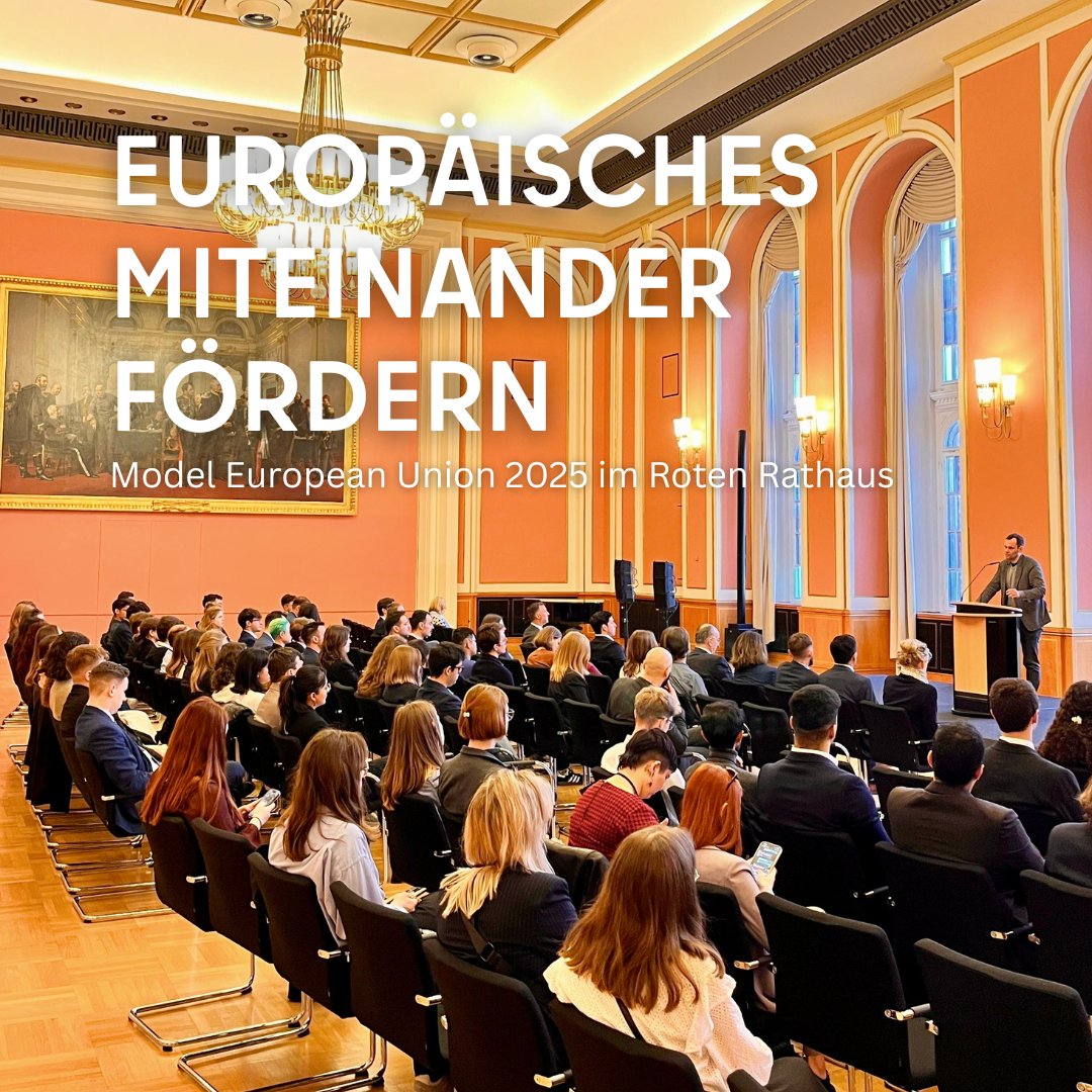 SenBJF's tweet image. Heute startet die #ModelEuropeanUnion 2025 in Berlin: 150 junge Menschen aus über 20 Ländern schlüpfen in die Rolle von Politiker/-innen und erleben Europapolitik hautnah. Zum Auftakt im Roten Rathaus ist auch Staatssekretär Torsten Kühne anwesend und betont:⬇️ 1/2