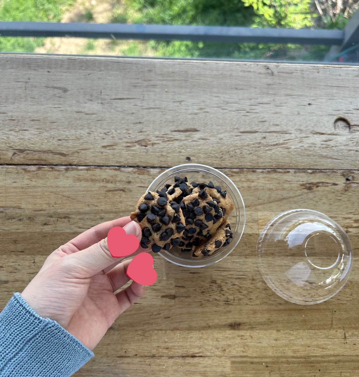 초코칩쿠키에 초코칩 이렇게 많은거 감동 심해🫠