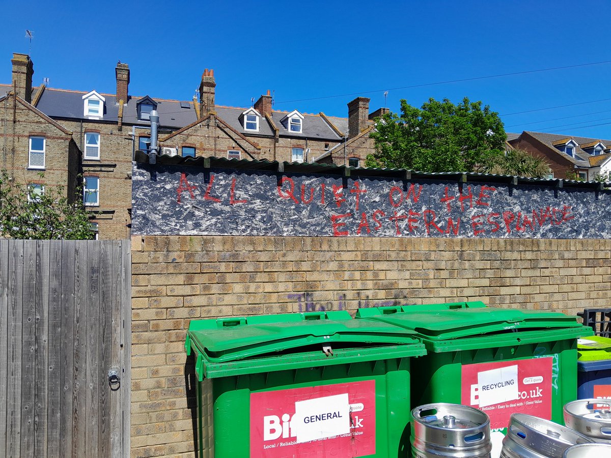 <a href="/libertines/">Libertines</a> look closer