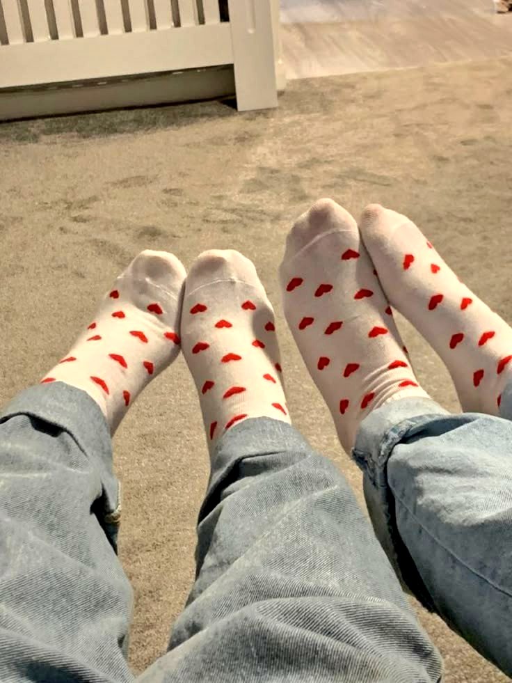 فکت 
دوستای صمیمی همیشه جورابای ست میپوشن🙂‍↔️❤️