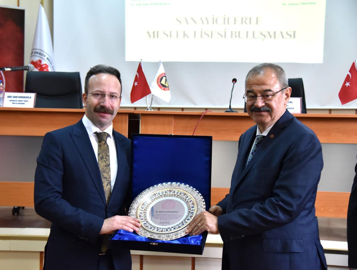 "Sanayicilerle Meslek Lisesi Buluşması" programı kapsamında, Mehmet Akif Ersoy Mesleki ve Teknik Anadolu Lisesi öğrencilerimizle bir araya gelerek tecrübe paylaşımında bulunup aydınlık yarınlarımızın teminatı gençlerimizin sorularını yanıtladık.