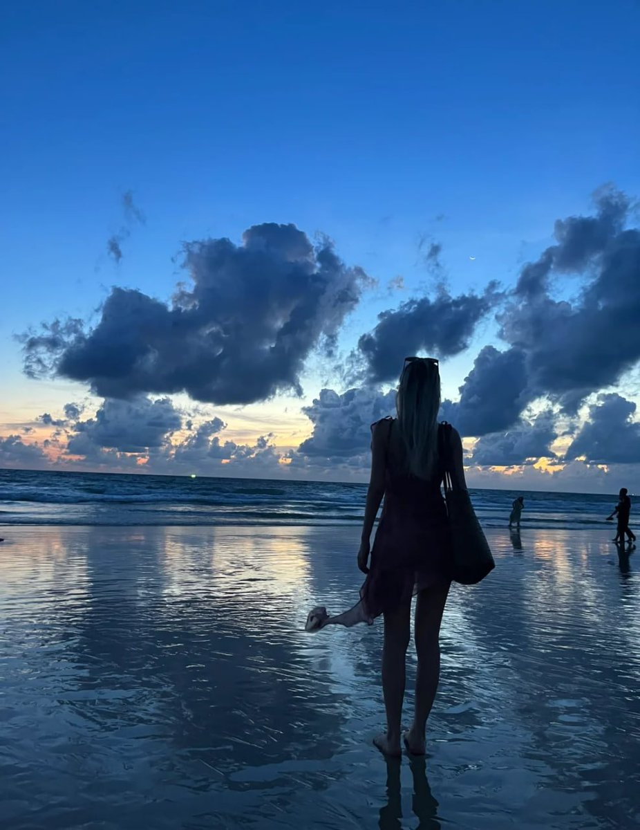 雲が厚く落日はありませんが,ブルース・モーメントは絶景です😎😎