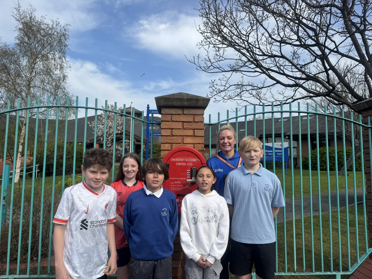kNOwKnifeCrime (@in_mcginty) on Twitter photo Excellent morning meeting some of the children that are representing the campaign & <a href="/SouthportLTrust/">Southport Learning Trust</a> this year in London.
60 children from across the trust are taking part in the Mini <a href="/LondonMarathon/">TCS London Marathon</a> to fundraise for Mini Medics first aid training for all the schools involved! Excellent morning meeting some of the children that are representing the campaign & <a href="/SouthportLTrust/">Southport Learning Trust</a> this year in London.
60 children from across the trust are taking part in the Mini <a href="/LondonMarathon/">TCS London Marathon</a> to fundraise for Mini Medics first aid training for all the schools involved!