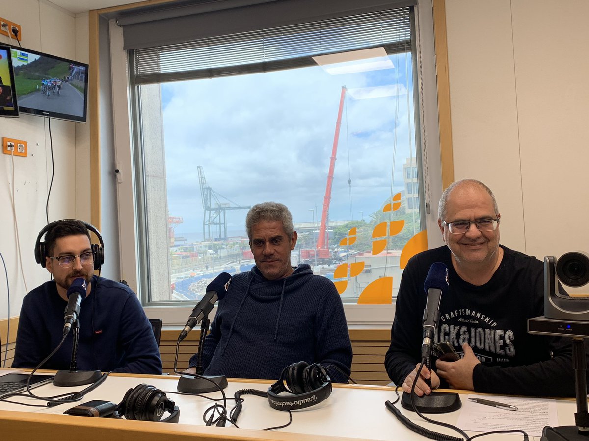 ⚽ Tiempo de Tagoror Blanquiazul en #ElDeportivo de <a href="/laradiocanaria/">La Radio Canaria</a>, hoy con esta alineación:

🗣️ <a href="/EduardoChinea/">Eduardo Chinea</a>
🗣️ <a href="/gallobarroso/">José Barroso</a>
🗣️ <a href="/Simon_Abreu31/">Simón Abreu</a> 
🗣️ <a href="/LuisPadilladeF1/">Luis Padilla de Felipe</a> 
🗣️ <a href="/joaquingz1/">Joaquin González</a>

📡 rtvc.es/la-radio-canar…