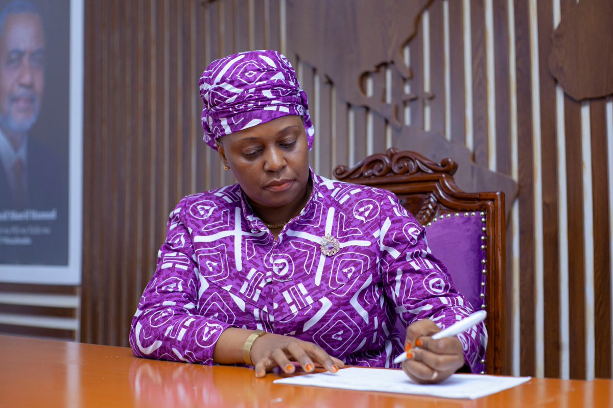 Crown Media tweet media