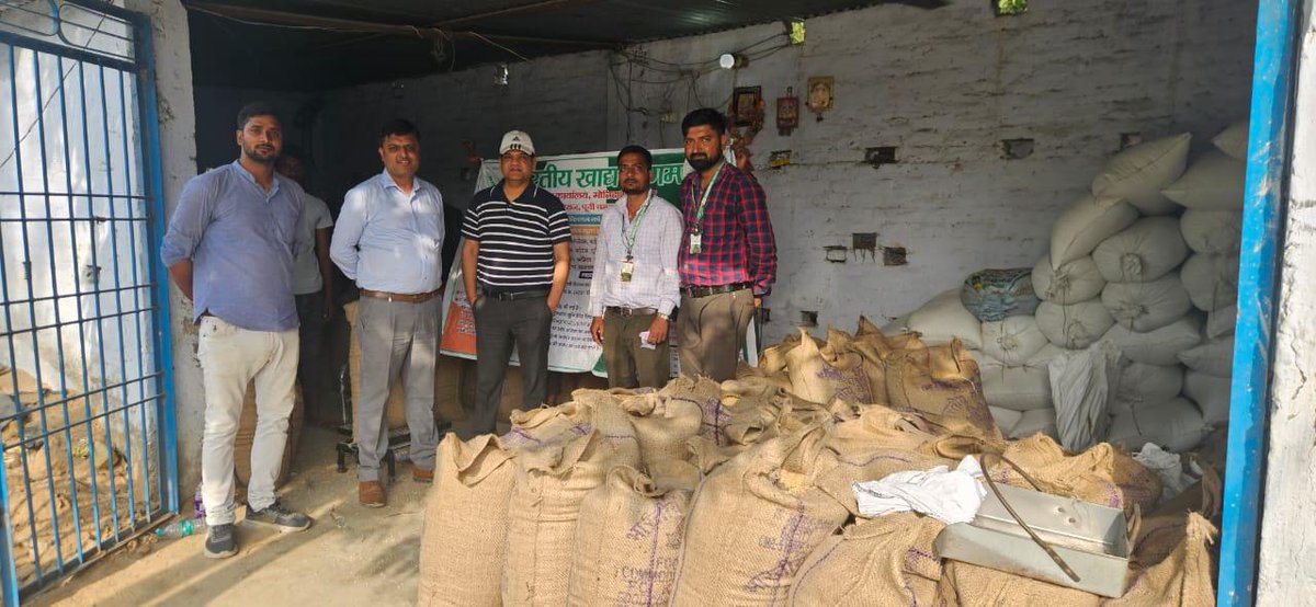 BiharFci's tweet image. किसानों के लिए खुशखबरी! 🌾 बिहार में FCI द्वारा MSP पर 7359 MT गेहूं खरीदा गया। महाप्रबंधक (क्षेत्र) श्री अमित भूषण की उपस्थिति में किसानों को सीधा लाभ 🌾 तुरंत भुगतान सुनिश्चित किया गया। #FCI #MSP #किसान #बिहार #गेहूं