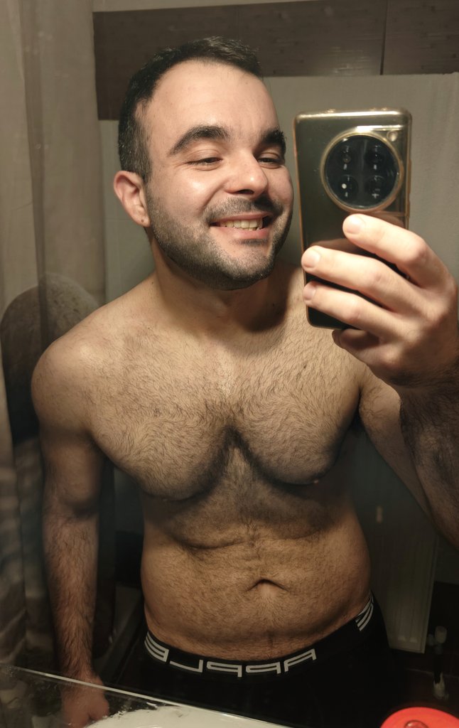 Nicko_miko tweet media