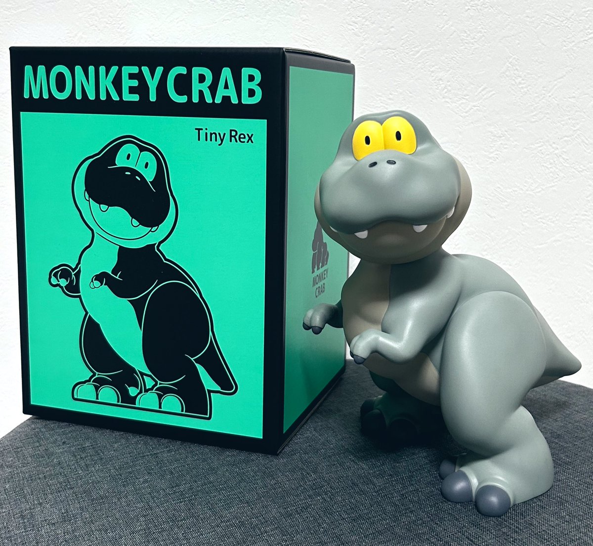 Tiny Rex🦖 monkey crabさんのソフビは マットな質感でオシャレで