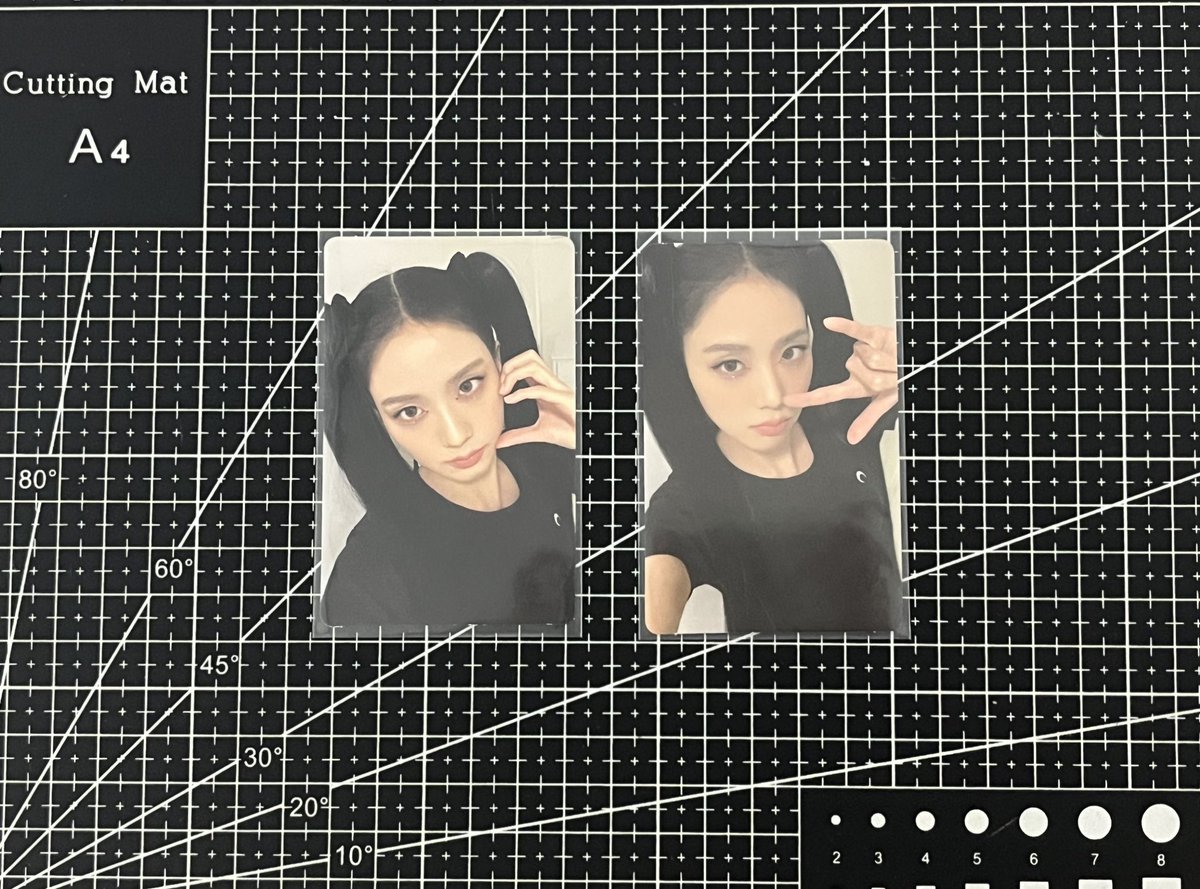 hourlyjs_'s tweet photo. wts lfb ph

— jisoo me photocards

> ₱150 each
> mint condi
> payo / 3 days reservation
> gcash : ggx direct, flash exp, j&amp;t or sdd

reply mine / dm to claim !

t. blackpink jisoo me album black version pc rocksoo heartsoo pigtailsoo flower half heart https://t.co/SuGy1DZW5i