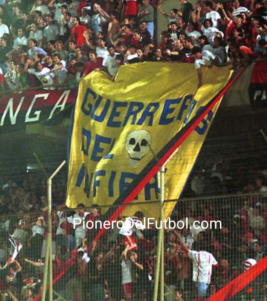 Ellos usan la chapa, ellos tienen los perros y vienen al coloso siempre en patrulleros, dicen que se la aguantan y los corrimos sin fierro pobrecito del diablo si esos son sus guerreros... se queda sin infierno 🔇