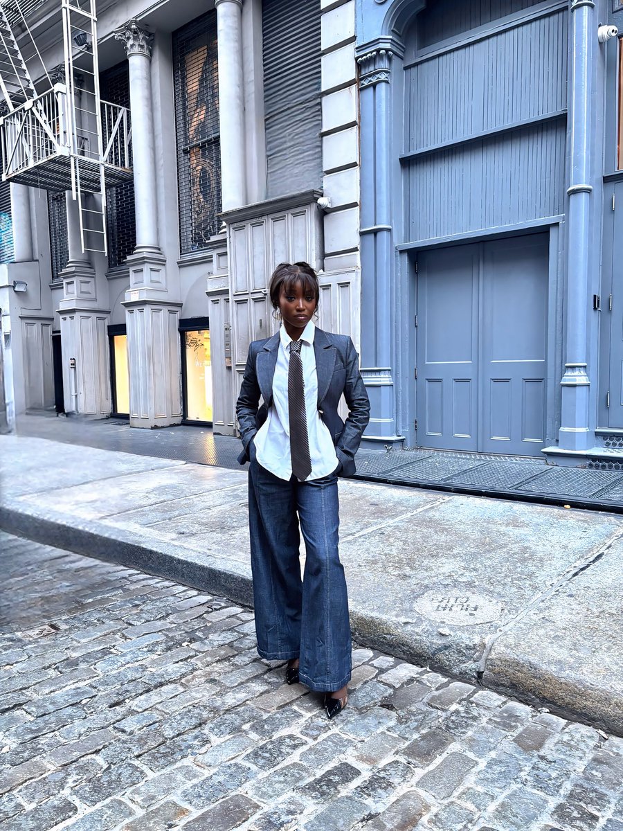 SaraJ______'s tweet photo. very dapper. 🕴️ https://t.co/sKeSO5nag4