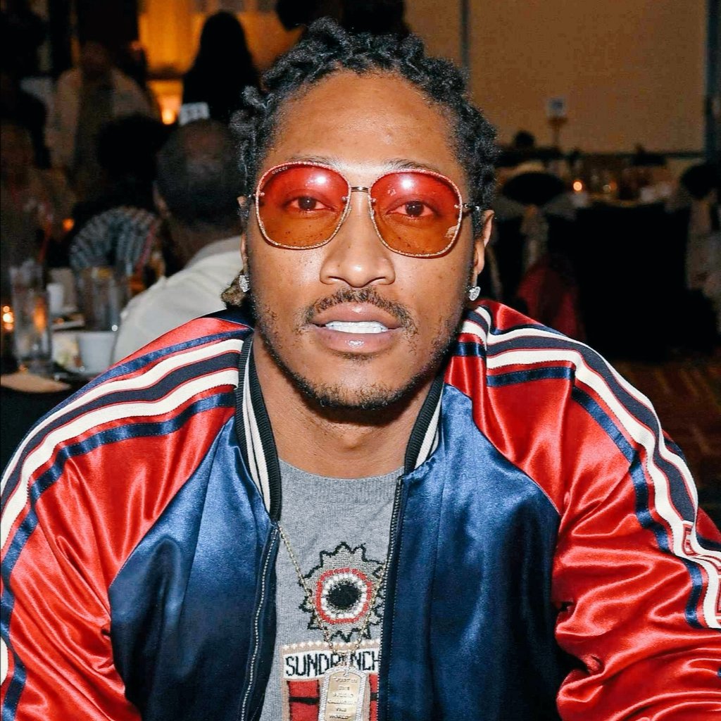 Kendrick Lamar's 'Money Trees' becomes the #30 most streamed hip-hop song in Spotify history.

It surpasses Future's 'Mask Off'.